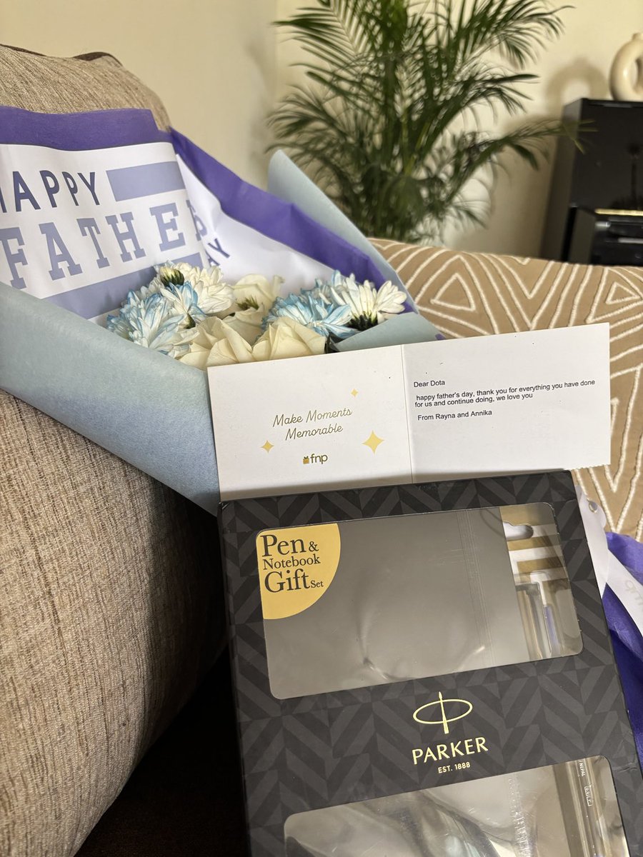 gogs69's tweet photo. My morning was made beautiful. BTW for them every day is a Father’s Day as we are at loggerhead as and now….the constant bickering over many things. Love u girls for the thoughtful presentation. Be happy. https://t.co/lXfpXB32TP