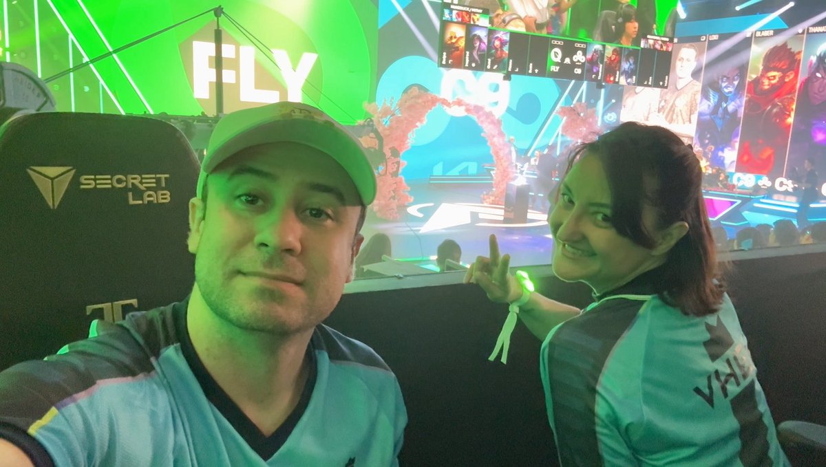 Falei que estava representando a ilha das Lendas, me agradeceram por estar dando esse privilégio à eles, e nos escoltaram para à area VIP. <a href="/baianolol1/">Baiano</a> <a href="/zNiCoLoFF/">IDL NiCoLoFF 🏝️</a> <a href="/ilhadaslendas/">Ilha das Lendas 🏝️</a> #ilhadaslendas