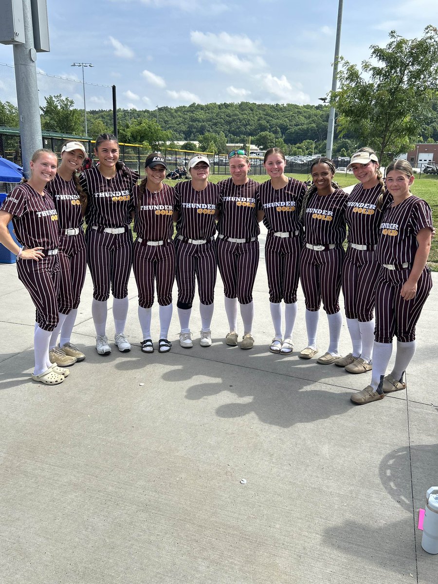 TSThunderGold's tweet photo. These Thunder ladies balled out this week at  the Top Gun Invitational  in the Maverick division against some top competition.  4-1-2 record and heads held high!  @TopGunEvents https://t.co/ogGoDyKYsA