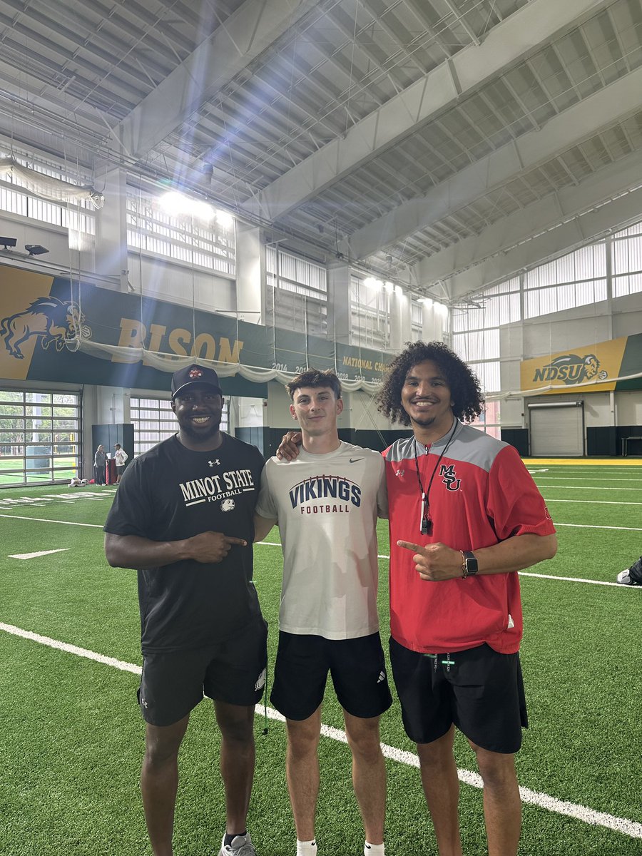 Extremely blessed to receive an offer from <a href="/MSUBeaversFB/">Minot State Football</a>, thank you <a href="/CoachFam/">Coach Mike Famiglietti “Fam”</a>, <a href="/CoachCav81/">Skyler Cavanaugh</a>, and <a href="/Coach_D_Mac/">Darryl McBride Jr</a> for working with me this weekend‼️🔴🟢
<a href="/coachshields/">Ian Shields</a> <a href="/coachswaff5/">Jared Swafford</a> <a href="/Seaman_Vikings/">Seaman Football</a>