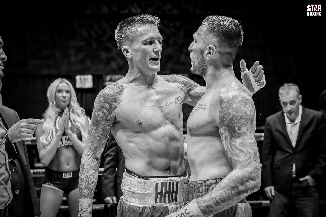 StarBoxing's tweet photo. Yonkers vs. Bronx, Ireland vs. Italy…

This one was just good for the Sport!!!

Harley Burke defeated Lou Maietta in a back &amp; forth slug fest. Both sides had the crowd on their feet, from beginning to end!

#starboxing #prospectscollide #empireharley #fightbook #nyboxing https://t.co/eWqWfutEEn