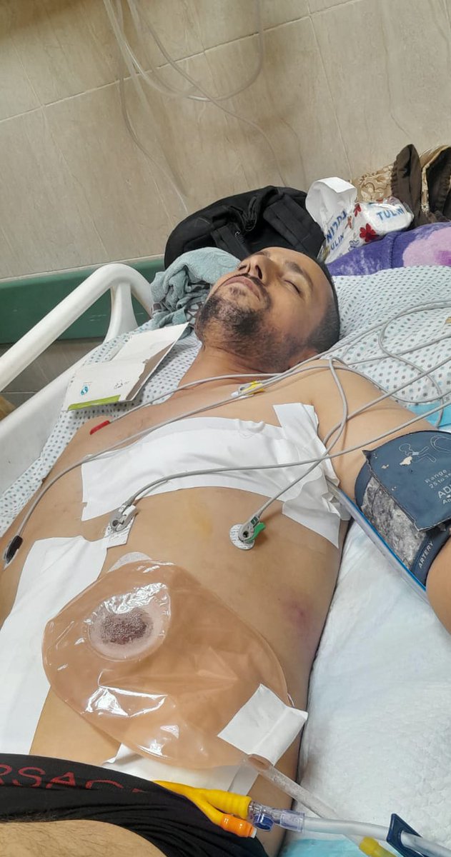 RozeatG's tweet image. My husband went to the aid area to bring food for my children and they shot him in the stomach. This is his fault because he wanted to feed his hungry children. Please, I am now without a breadwinner and my husband needs treatment and food. Please help me
chuffed.org/project/help-r…