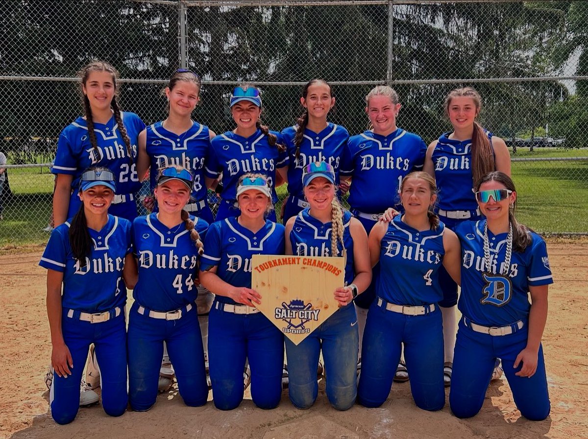 Champs🏆 This weekend was exactly what the team needed. Full TEAM effort to get the win! Next stop TNT Showcase.💙🖤