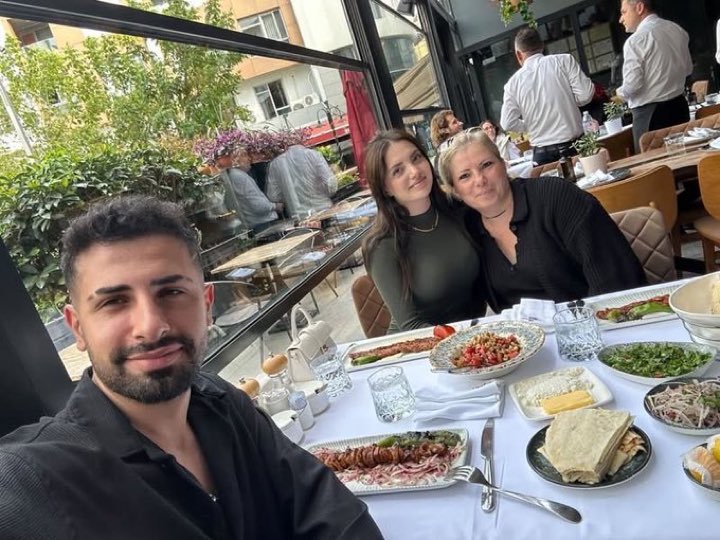 İlknur hanım yine yaptı yapacağını helal olsun güzel bir fotoğraf geldi yüzlerimiz bayram etti elsed özlemimize bu fotoğrafla gidermiş olduk ilknur hanım cansın 🧿♥️🙏🏻-#Elsed