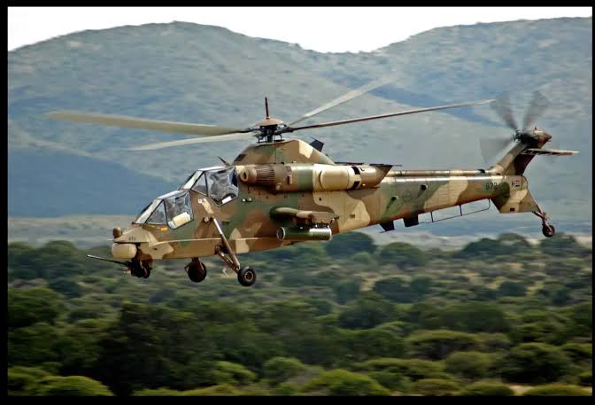 NationalEr_Int's tweet photo. Breaking News 🇪🇹💥 |• #FANO claims to have downed a military helicopter in Gorgora, Gondar, near Lake Tana. High government officials were reportedly in the helicopter that was shutdown by #AFPF's Gondar district command.
The command's spokesperson, Kirubel Gobbe, told Tana TV. https://t.co/XmKC0CJmOL
