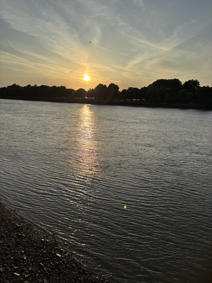 ArchesLaneSW11's tweet image. Happy Sunday from Battersea Park! Hope you’ve had a good weekend. 🙌🏼