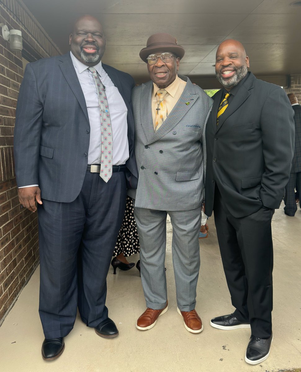 Happy Father’s Day to the best man I know, Roosevelt Sr, who taught me the true meaning of strength, integrity, and how to be a man—and most importantly, to love and follow Jesus. Your faith and example have shaped my life in every way. I’m forever grateful for you.