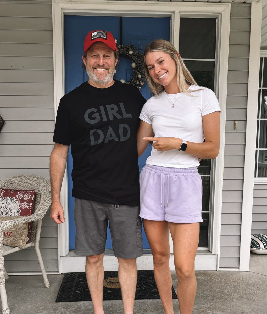happy father’s day to the man who made me the person i am! so so lucky you are my dad <a href="/DeaceOnline/">Todd Erzen</a> ❤️

thank you <a href="/xx_xyathletics/">XX-XY Athletics</a> for the perfect gift for the occasion!