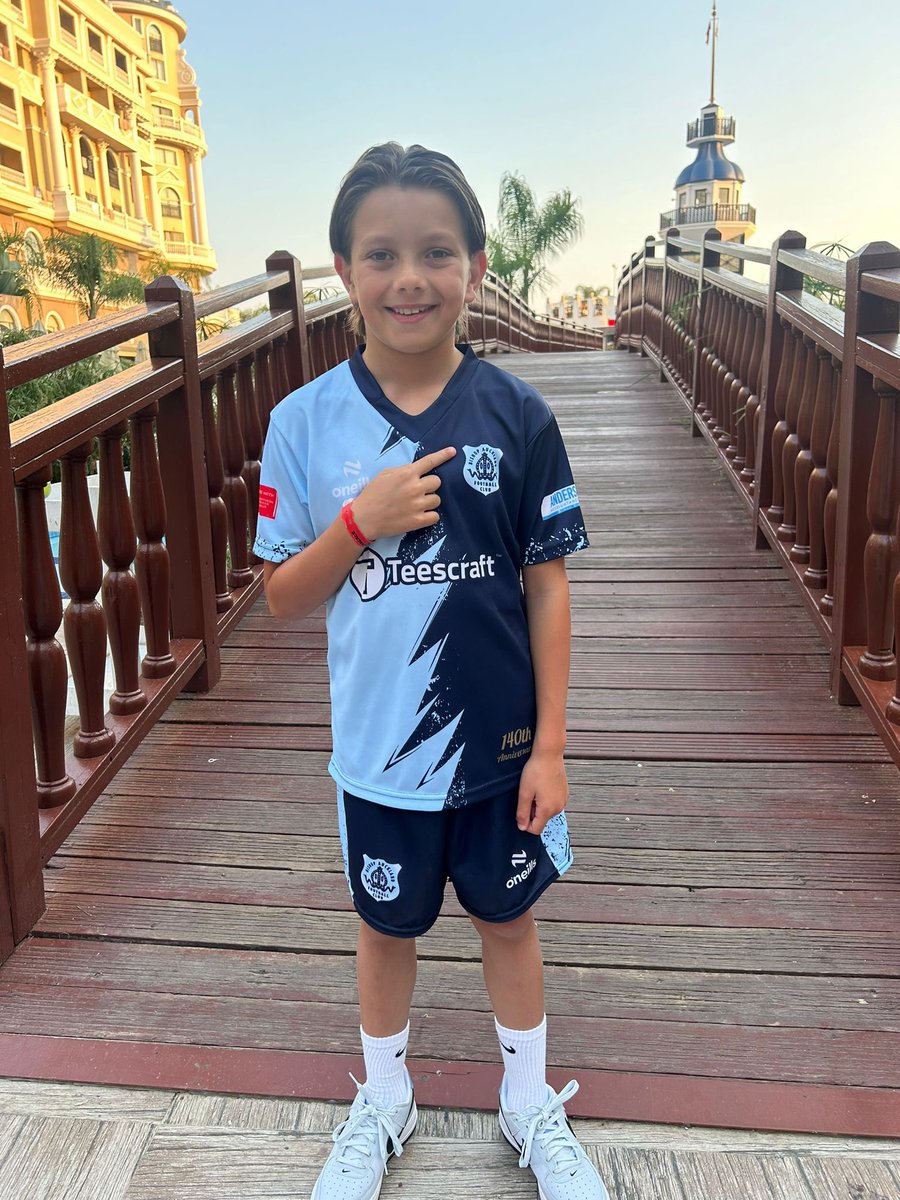 Team Carling are all sporting our new kits. Great family shot. ❤️

Arabella delighted to wear her first kit and Louis proud of the badge. 💜💙

Great set of models - thank you. 👏🏻

Pre ordered kits are due to be with us by Friday 27th June - further details for collection to