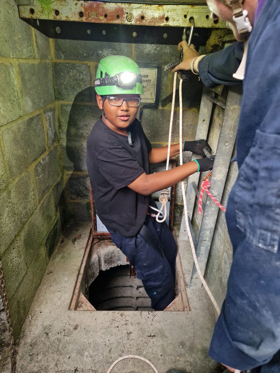 8thReigate's tweet image. The Scouts went caving this week - an amazing experience for them all and a real challenge to face for some! @RAASchoolGatton @surreyscouts @ReigateScouts