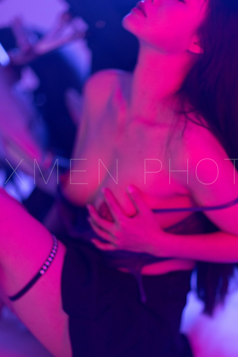 夜色霓虹
#摄影 #私拍 #模特 #私房寫真 #PHOTOS #photography #photographychallenge #selfie #摄影师 #nudephoto #BodyArt #SM #情侣 #特写 
@Fengsiyuan

@wqganenshi_

@tbzt2024

@007share https://t.co/5cUMVCWvh4