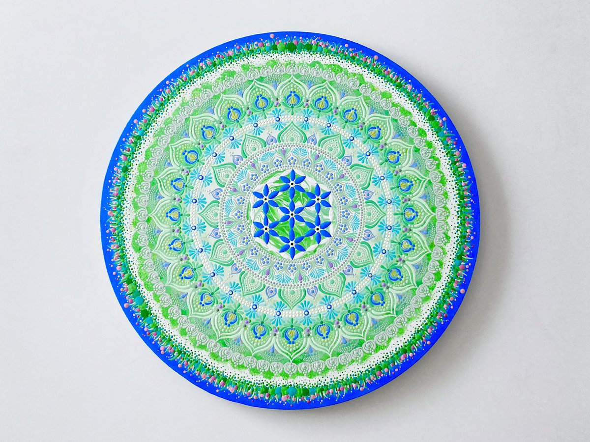 dotmandala_h's tweet photo. ドットマンダラは
基本の書き方を知れば
ご自身の創作のツールの一部としても

自由自在に活用できます。

こちらはリターンにもありますが、

Awesome City Clubさんの
「勿応」という曲に感銘を受け、

聴いて浮かんできた
イメージ、景色を
ドットマンダラで表現しました。 https://t.co/k2RTC8ErSu
