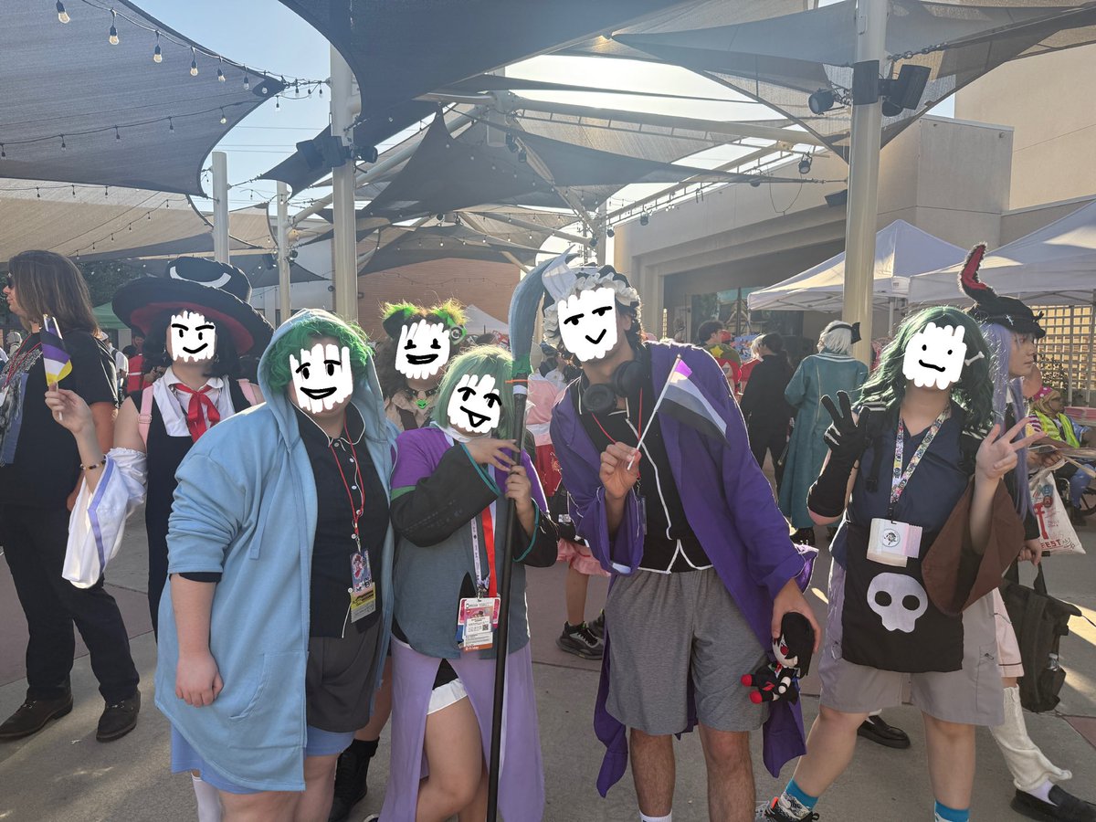 shiny_vixen's tweet image. Thank you to the kindest  friends from uwom ive I’ve met at this year’s touhoufest! You all made a faint dream of the Len’en hijack coming true possible! May there be more hijacks in the far future! Love ya, you guys are the best! #len_en #touhoufest