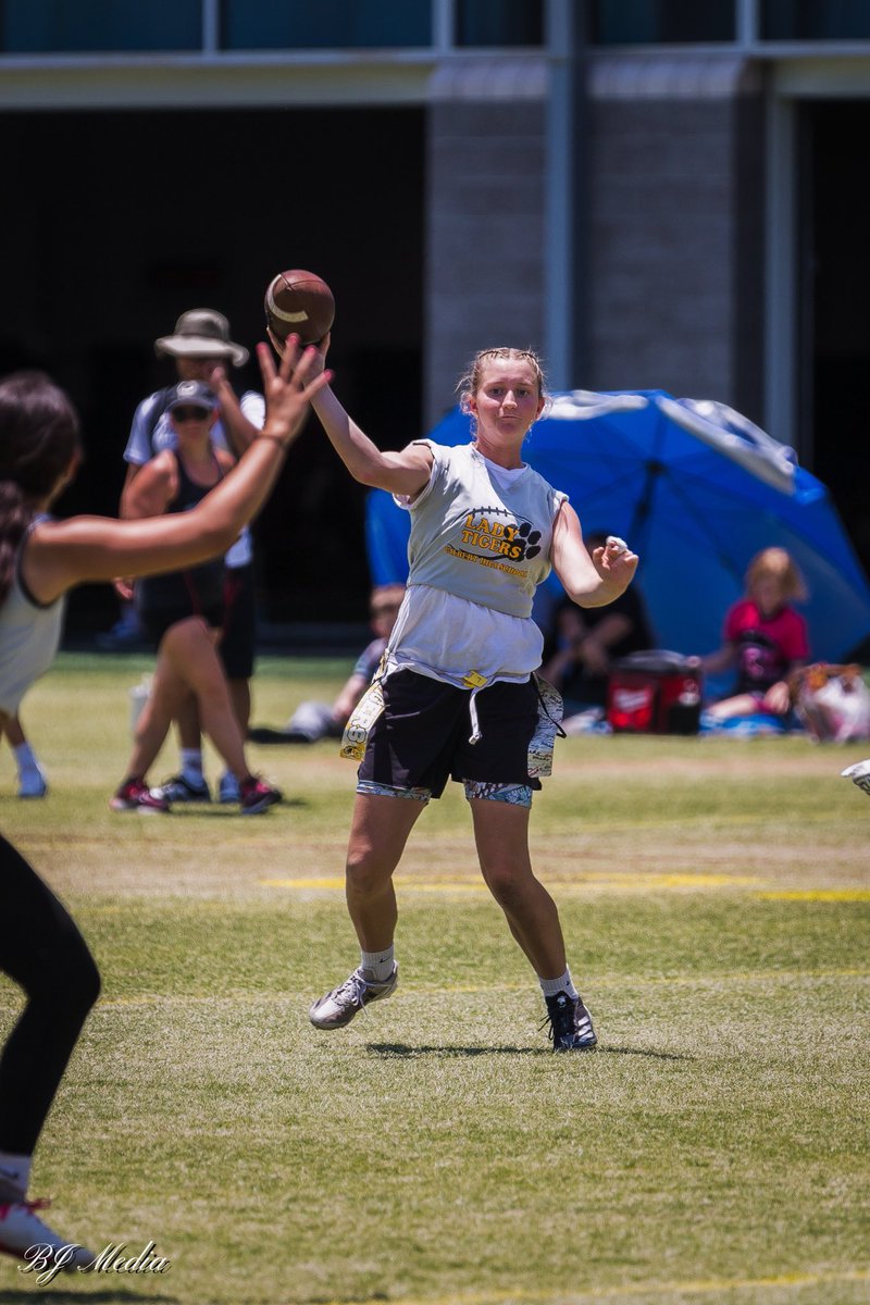 Photos of Gilbert from Wednesday’s UofA girls flag football tournament are now available to view &amp; download.

📸: Augie Soto
🔗: drive.google.com/drive/folders/…