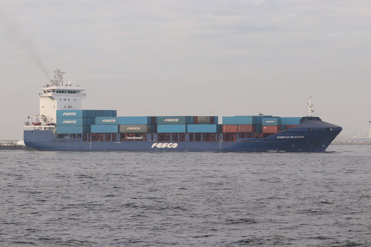 panamaru2's tweet photo. #KAPITAN_MALAKHOV #IMO9339088
#CONTAINER_FEEDER 698TEU 7545GRT 129.60m
b-2007 FUJIAN MAWEI SHIPBUILDING
2014年11月より #FESCO JAPAN TRANS-SIBERIAN LINE に投入されました 本船は #UNIFEEDER #JRS_CANIS #REN_JIAN #HAI_SU_7 として運用 #HAI_SU_7 の頃は黄色い船体塗装でした
20250616 https://t.co/9MVYCgHzvy
