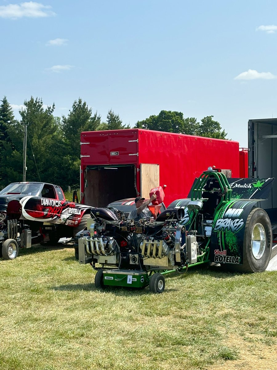 Dgsuperpull's tweet image. Massive turnout of iron this past weekend at #SUPERPULL25 here’s a few pics in the pits. 
 #fathersdayweekend