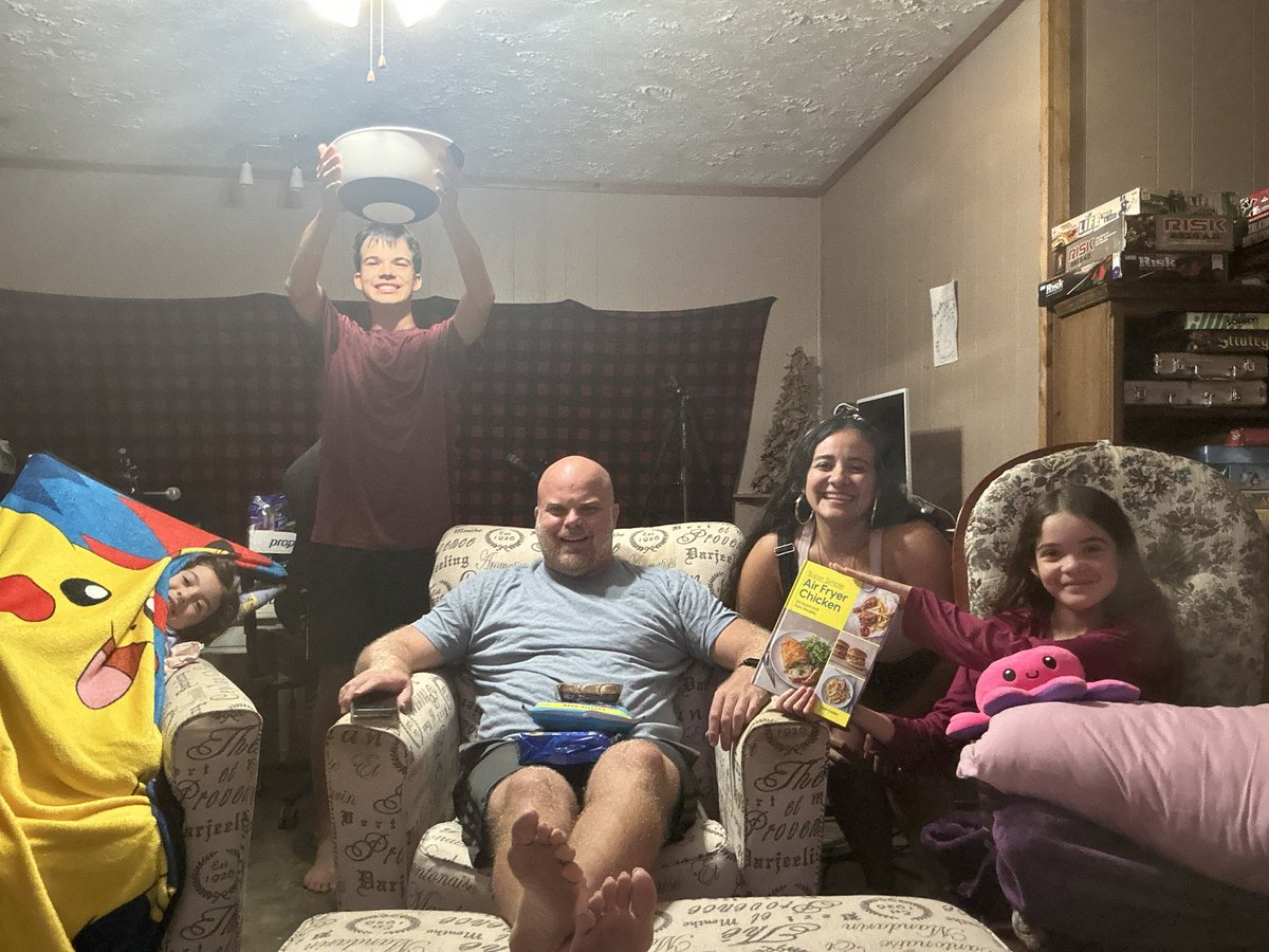 Happy Fathers Day to this guy! Saved the day! Got us tasty pizza lunch and ice cream! Then for dinner fixed us tasty chicken and then also fixed the cabinet door I slammed too hard. Always sacrificing! 😅<a href="/TaylorSchroll/">Taylor Schroll</a> we love you!😘