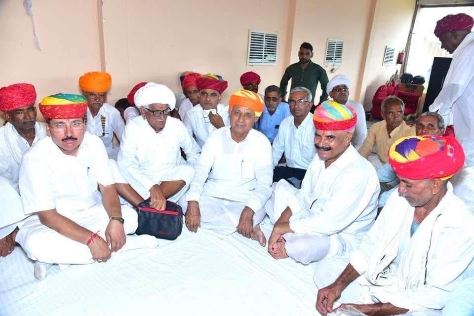 भारत सरकार में कृषि एवं किसान कल्याण राज्यमंत्री व अजमेर के माननीय सांसद आदरणीय श्री भागीरथ जी चौधरी साहब को जन्मदिन की हार्दिक बधाई व शुभ-कामनाएँ। मैं ईश्वर से आपके उत्तम स्वास्थ्य व दीर्घायु जीवन की कामना करता हूँ।⁦<a href="/mpbhagirathbjp/">Bhagirath Choudhary</a>⁩