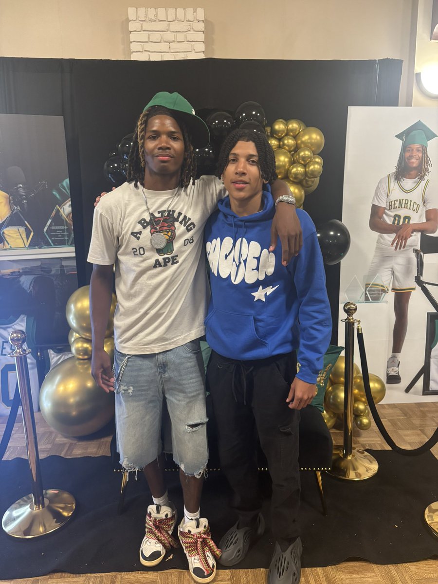 Principal_Bland's tweet image. THEN and NOW…Congratulations @tyyulit_ ! #seniors #graduates #wereign