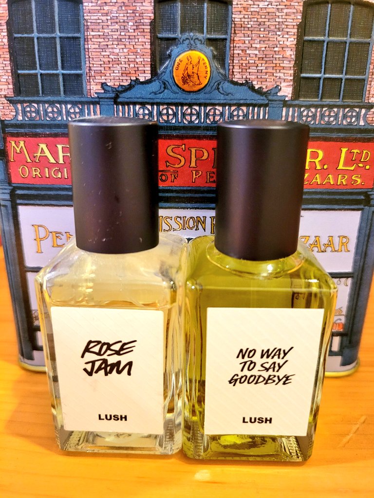 ryotan1001's tweet image. 最近お気に入りの
𝔽ℝ𝔸𝔾ℝ𝔸ℕℂ𝔼🎶
#LUSH  #rosejam  #nowaytosaygoodbye
#香水  #fragrance  #今日好き 🍀  #ありがとう ❤