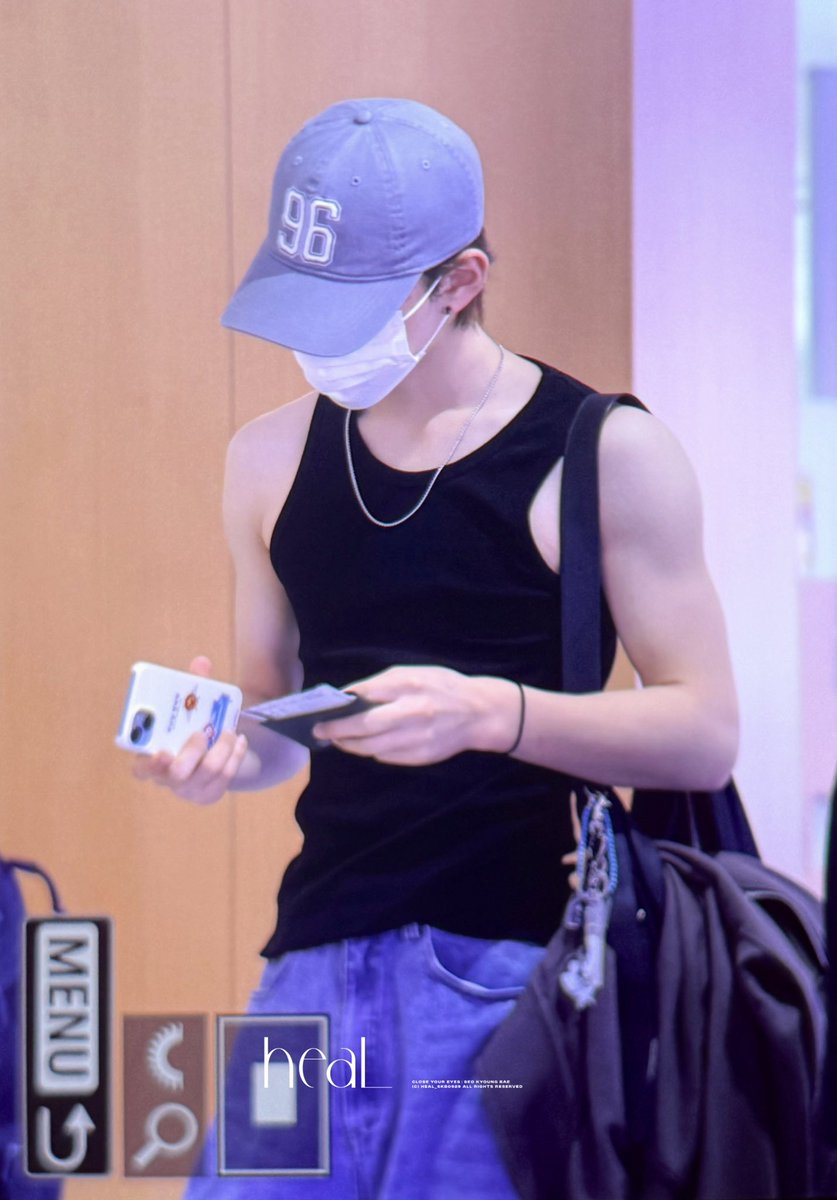 Heal_skb0929's tweet photo. 250616 ✈️
#서경배 #SEOKYOUNGBAE
#클로즈유어아이즈 #CLOSEYOUREYES #클유아 https://t.co/gO2LQyQay8