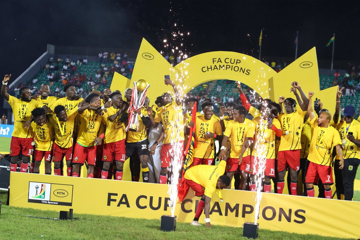 KwabenaBotwe_'s tweet photo. Sweet! Undented! Historic! Foundational! #CAFCC here we come…Good job, guys👏🏿👏🏿

@AsanteKotoko_SC @Owura4ever @BerkoRich @porcupineTer_Ac @KwakuAhenkorah3 https://t.co/CmESGki07p