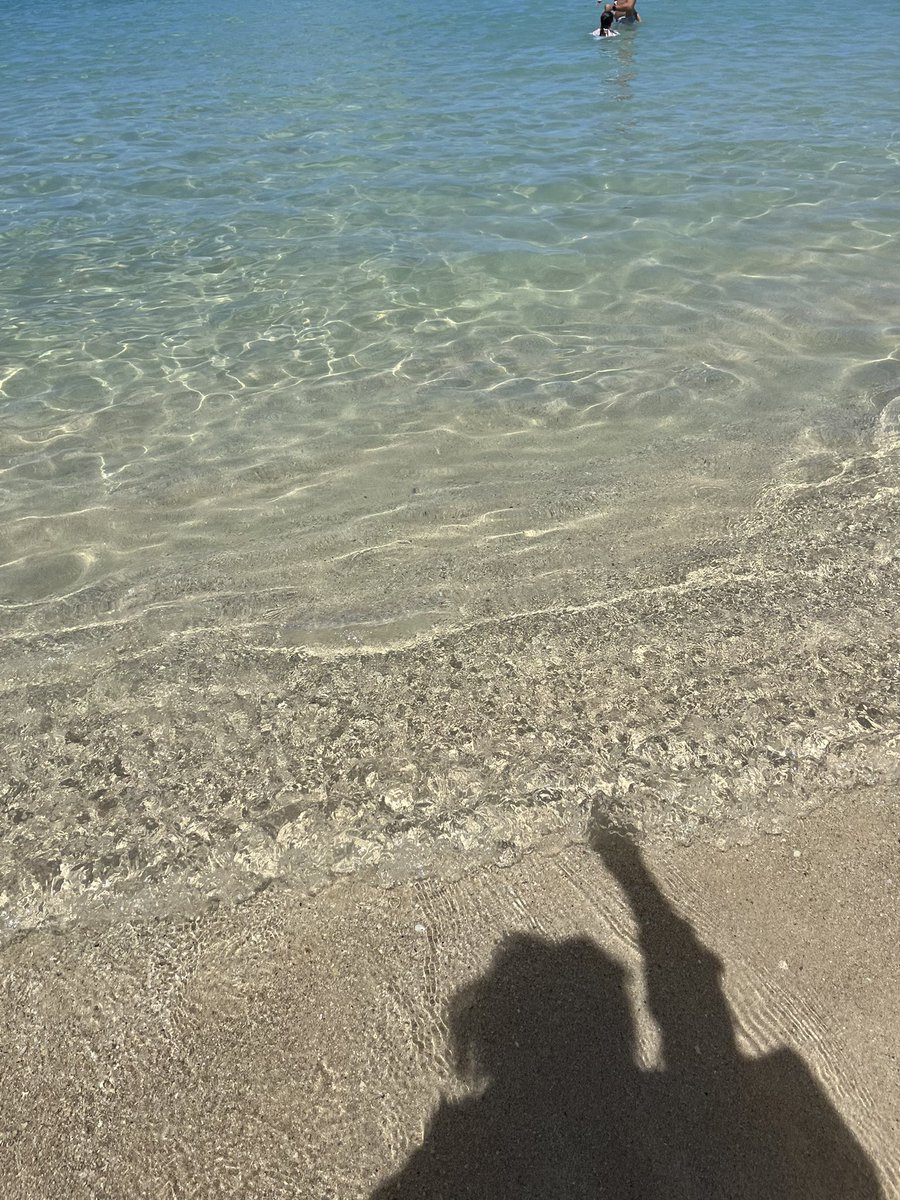 asumin_min0218's tweet image. おはようございます☺️

めちゃくちゃ海がキレイ♪
この景色をみたくてまたみんな来るんだろうなー🤔
そして波の音は癒される🌊

今日も楽しくいきましょ〜🎀

#アラフィフ女子
#ハワイ
#旅女