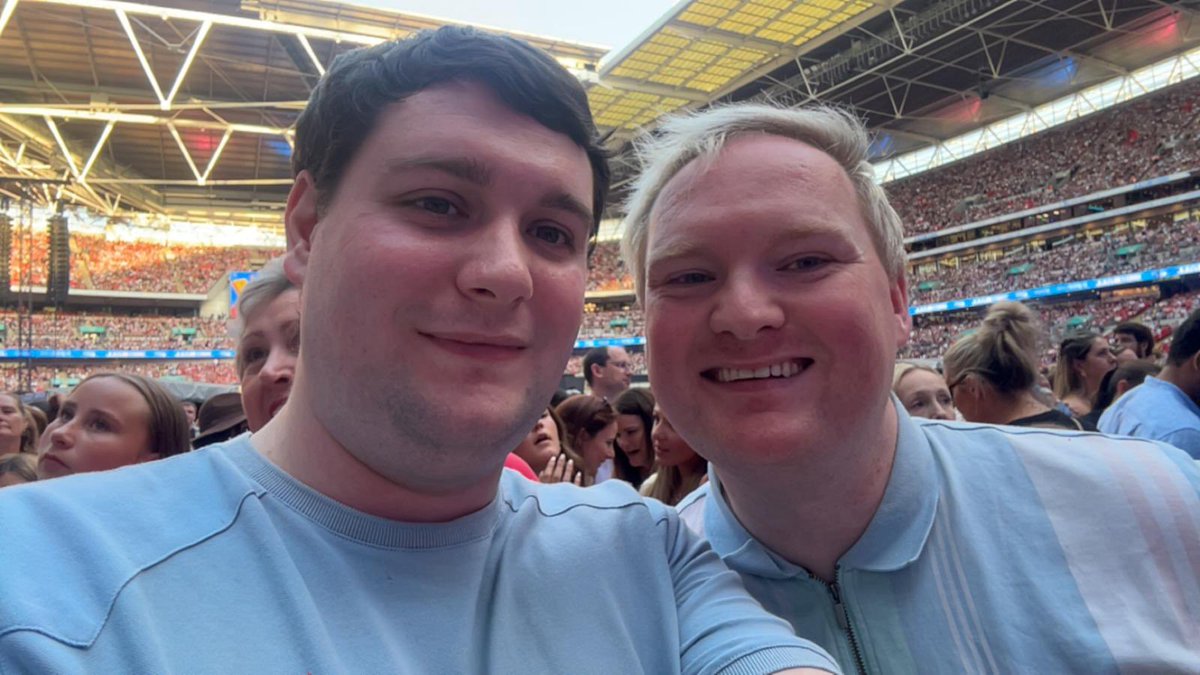 MrDariusMcG's tweet image. Had the best time at #CapitalSTB there were so many amazing highlights through the day however the absolute peak for me was the fabulous @MariahCarey @Dylan_Petrie