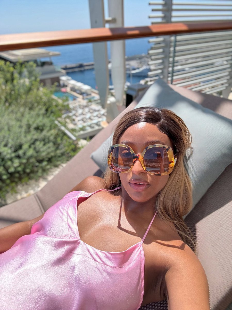 Midnight_30BG's tweet photo. @cuppymusic You're Lovedπ€²πΎβ€οΈ.... If it is to be , it is up to him(God)....
It's so sad seeing them mofos drag Cuppy, y'all ain't really worth it.....
"Most times saying nothing, is saying something" #cuppydat
β€οΈβ€οΈβ€οΈ https://t.co/rdO4mETOzw