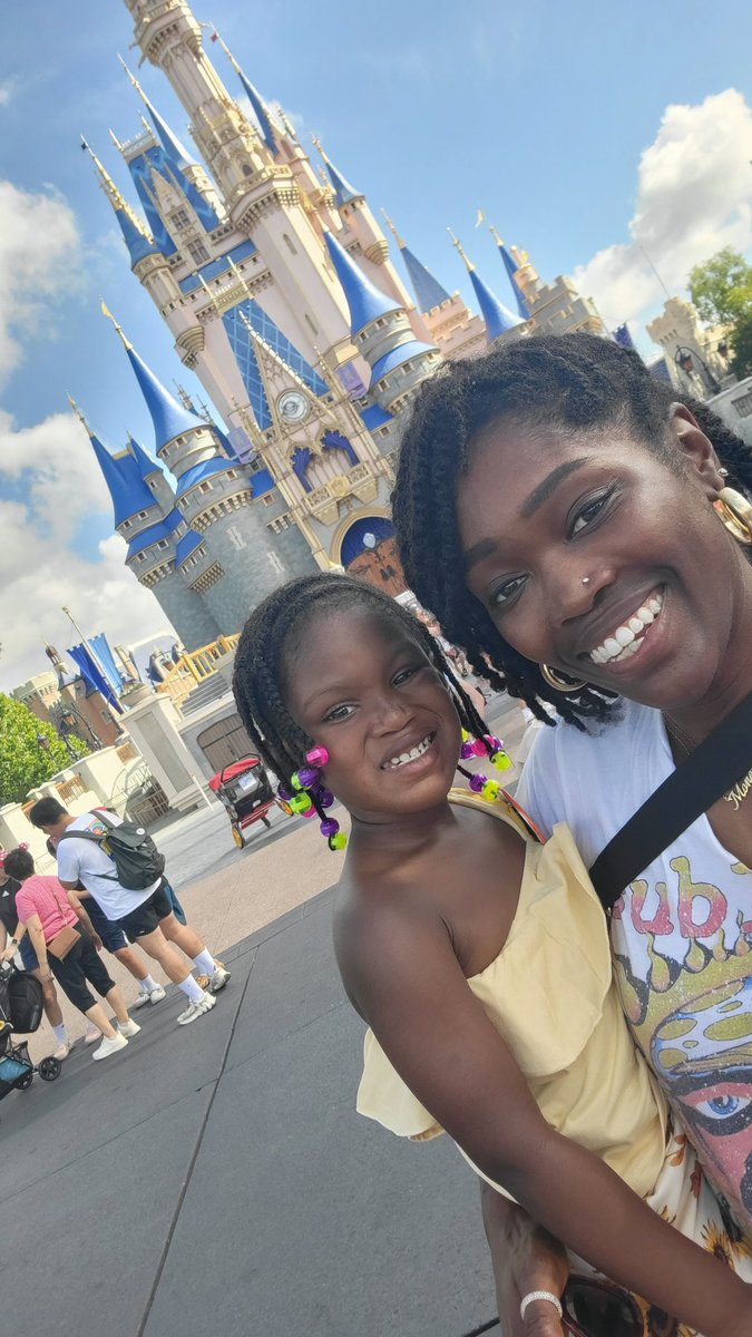 MissShayBby's tweet image. #disneymagickingdom #lookmommawemadeit #meandmini