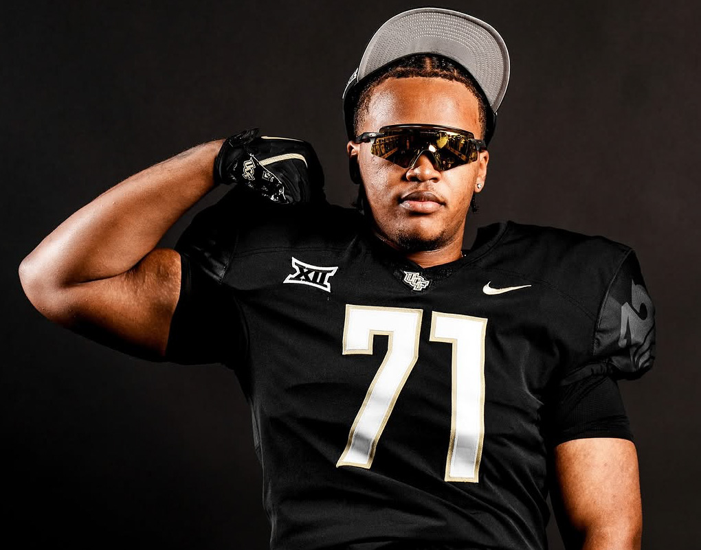 Amahn Williams didn't wait long after returning home from his official visit to make a life-changing call.

The Class of 2026 OL announced his commitment to UCF on Sunday afternoon, informing Scott Frost that he's ready to be a Knight.

Story: ucf.rivals.com/news/massachus…