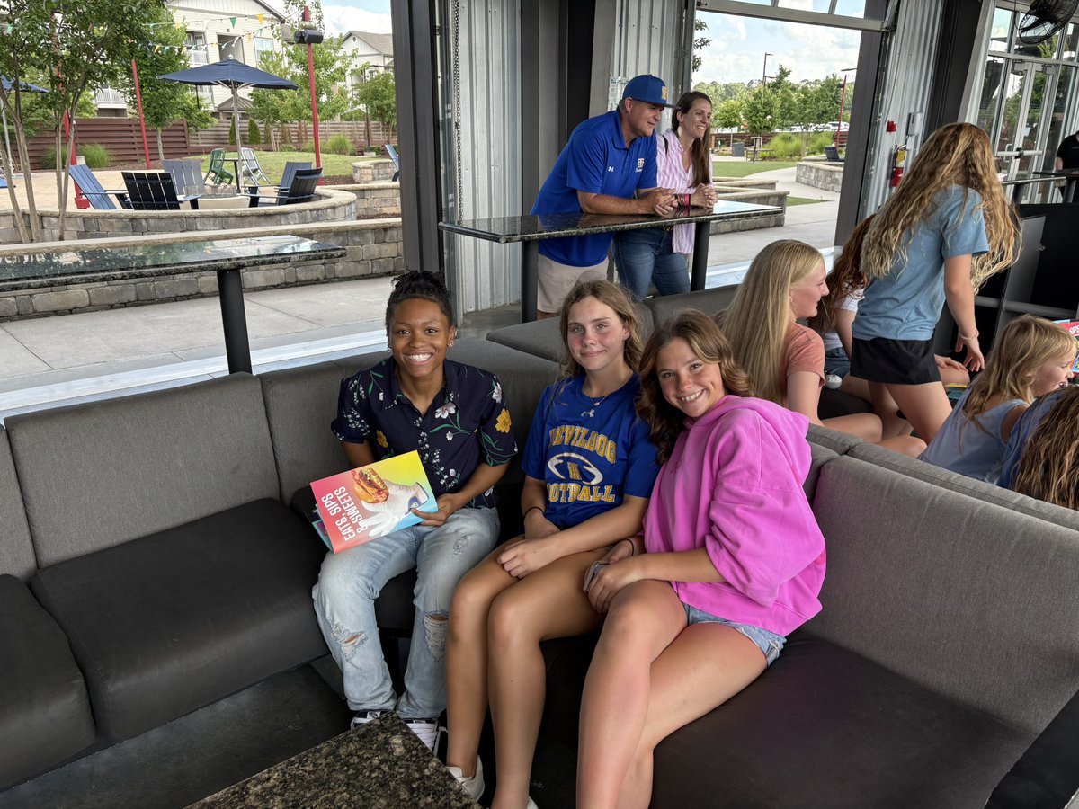 TRLadyDevildogs's tweet image. The Lady Devildogs had a great weekend at the SC Live Basketball Event in North Augusta. We played some great competition and of course had fun bonding as a team. Great job ladies. @SCBCA