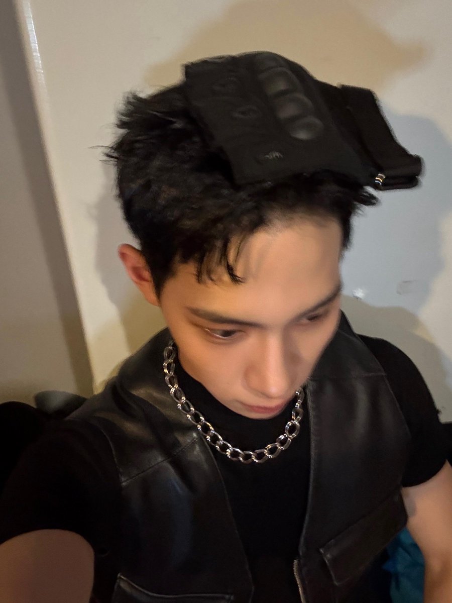 TIOT_NOW's tweet photo. [#건희]
Paris LOTI is crazy 😎
과분할 정도로 큰 에너지 받고 갑니다~
꼭 다시 한번 더 돌아오고 싶네요 🤙

#홍건희 #HONGKEONHEE
#TIOT #티아이오티 https://t.co/FmsjU1qBY2