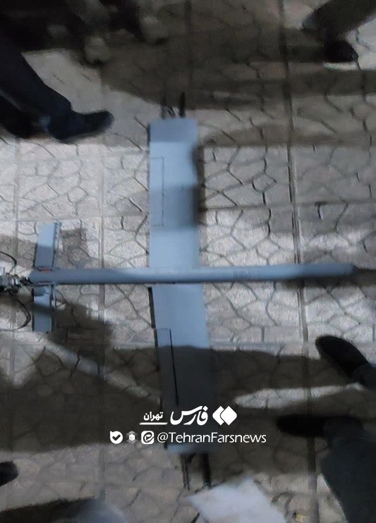warsurv's tweet photo. 🚨 A safe house uncovered in Shahr-e Rey, Tehran Province, was found packed with drones and explosives across all three floors.
#TehranTensions #DroneWarfare https://t.co/aTzRVVITMN