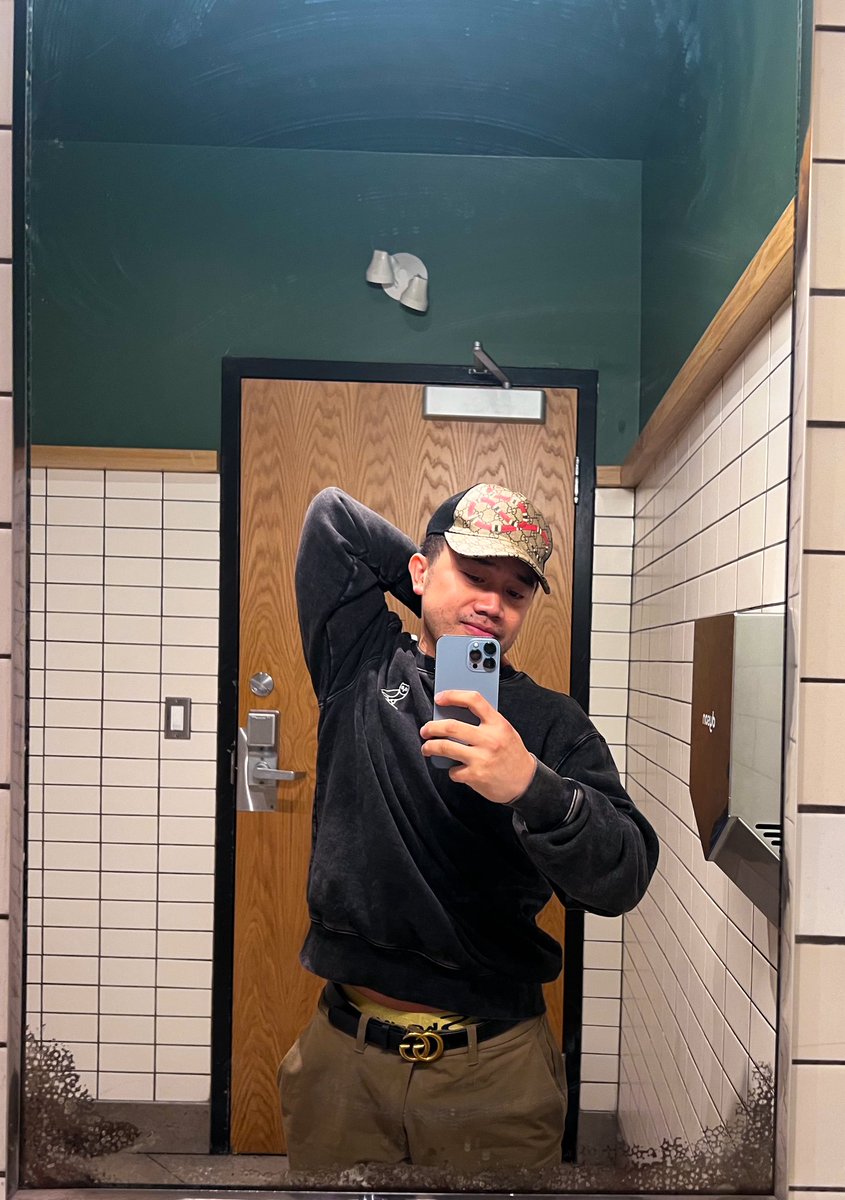 gianmonteverde's tweet photo. Dirty mirror, filthier thoughts

😋 https://t.co/cShwGwTn9m