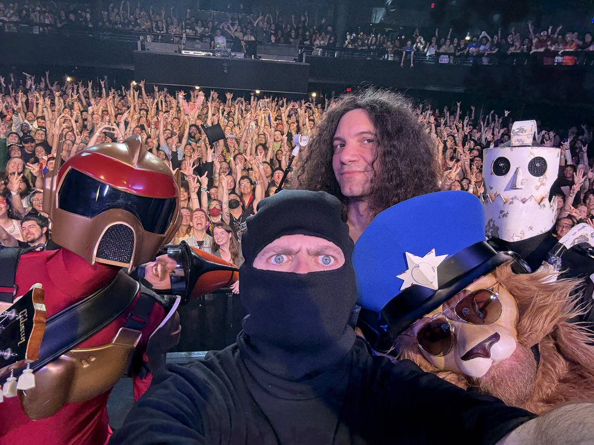 ninjasexparty's tweet image. LOS ANGELES KNOWS LUXURY!!! The swanky citizens of San Francisco, GET READY!