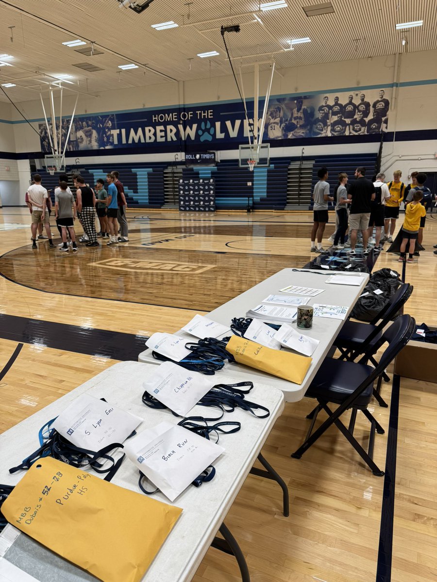 Northwoodmbb's tweet image. 🐺184 games over 3 days
🐺Over 50 teams
🐺9 courts and 2 locations
🐺300+ overnight campers in the NU Dorms
A huge thank you to all the Coaches & Teams who helped make our first Northwood Overnight Team Camp and huge success!
#RollTimbys