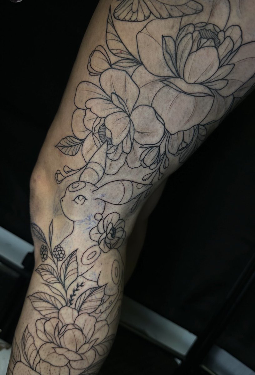 TheRoseylicious's tweet photo. Better pics of my 2nd leg piece 🥰 https://t.co/3dgvnSXYvN