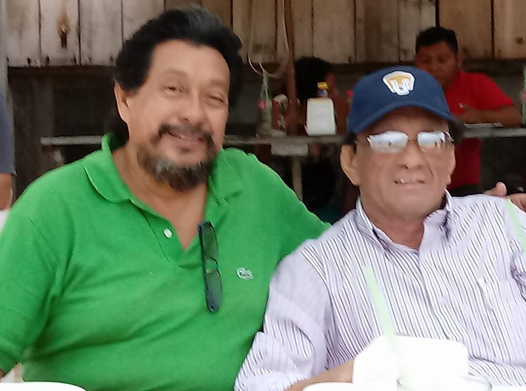 #FelizDíaDelPadre queridos #Compadres un saludo con el aprecio de siempre.
Gracias por ese inesperado reencuentro.
Hago extensivo este saludo a todos mis  demás compadres y amigos con el deseo de que pasen un bendecido día en unión de la familia y seres queridos.  
<a href="/omaralpuche/">omar alpuche leal</a>