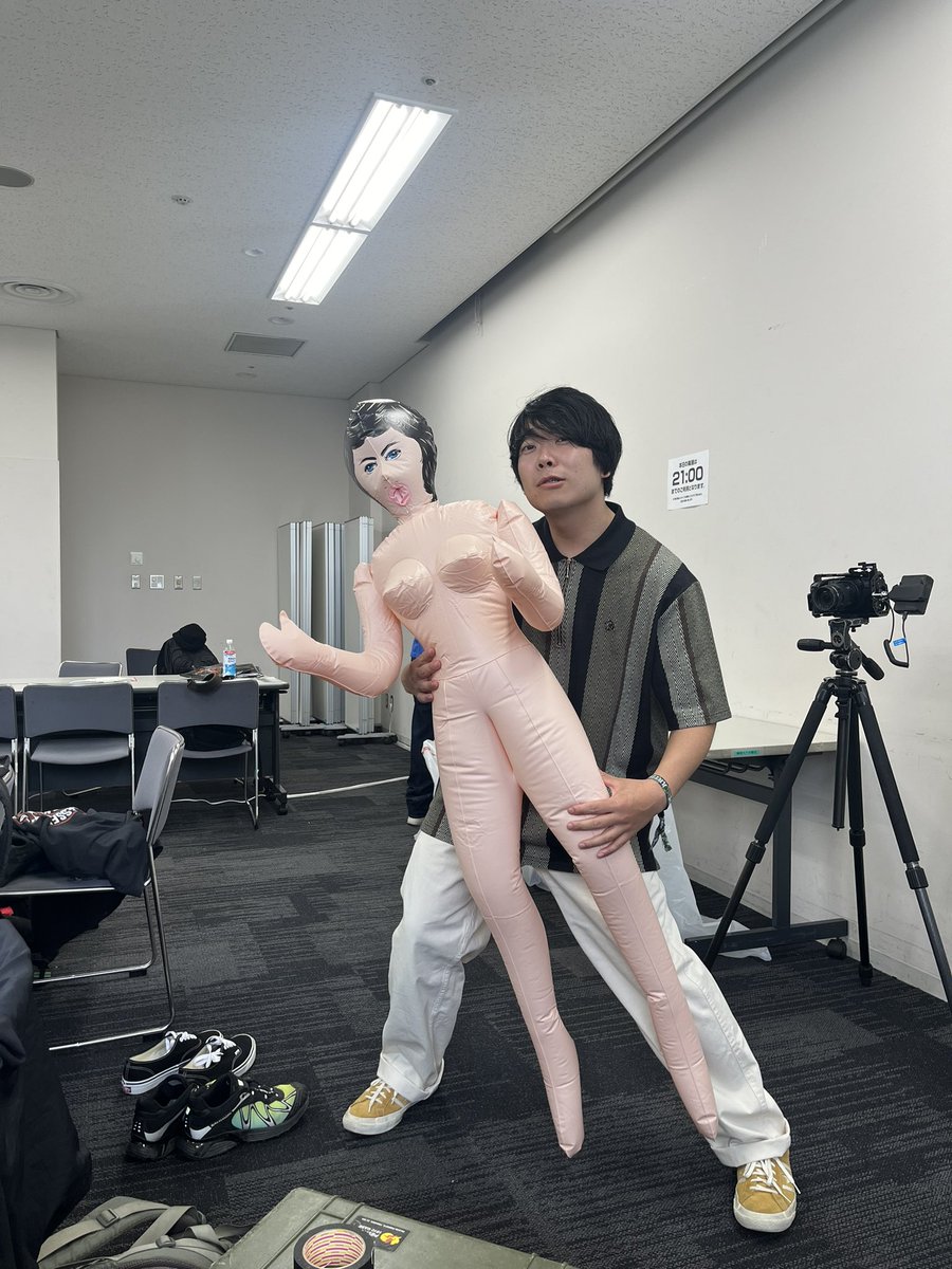 ダッチワイフみて泣きそうになる日が来るなんて思ってもなかったなぁ

Takahiroさんとかには言ったけどfogやdisclosure、I hope I'm wrong辺りも聴きたかったし最低でもあと3時間くらいはやって欲しかった

ただsunsetやるなんてびっくりしすぎて即大泣き