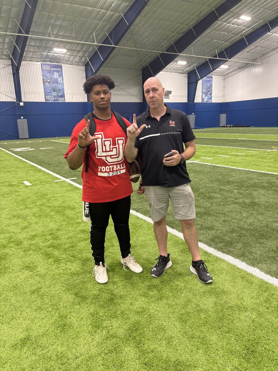 Aj6TheQb's tweet image. An incredible time was had Friday at the Lamar University Football Camp @LamarFootball Big thanks to @Coach_Cannata for the invite. I also enjoyed working with @Coach_RMcCarthy !