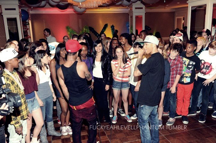 HITWXNDER's tweet image. 