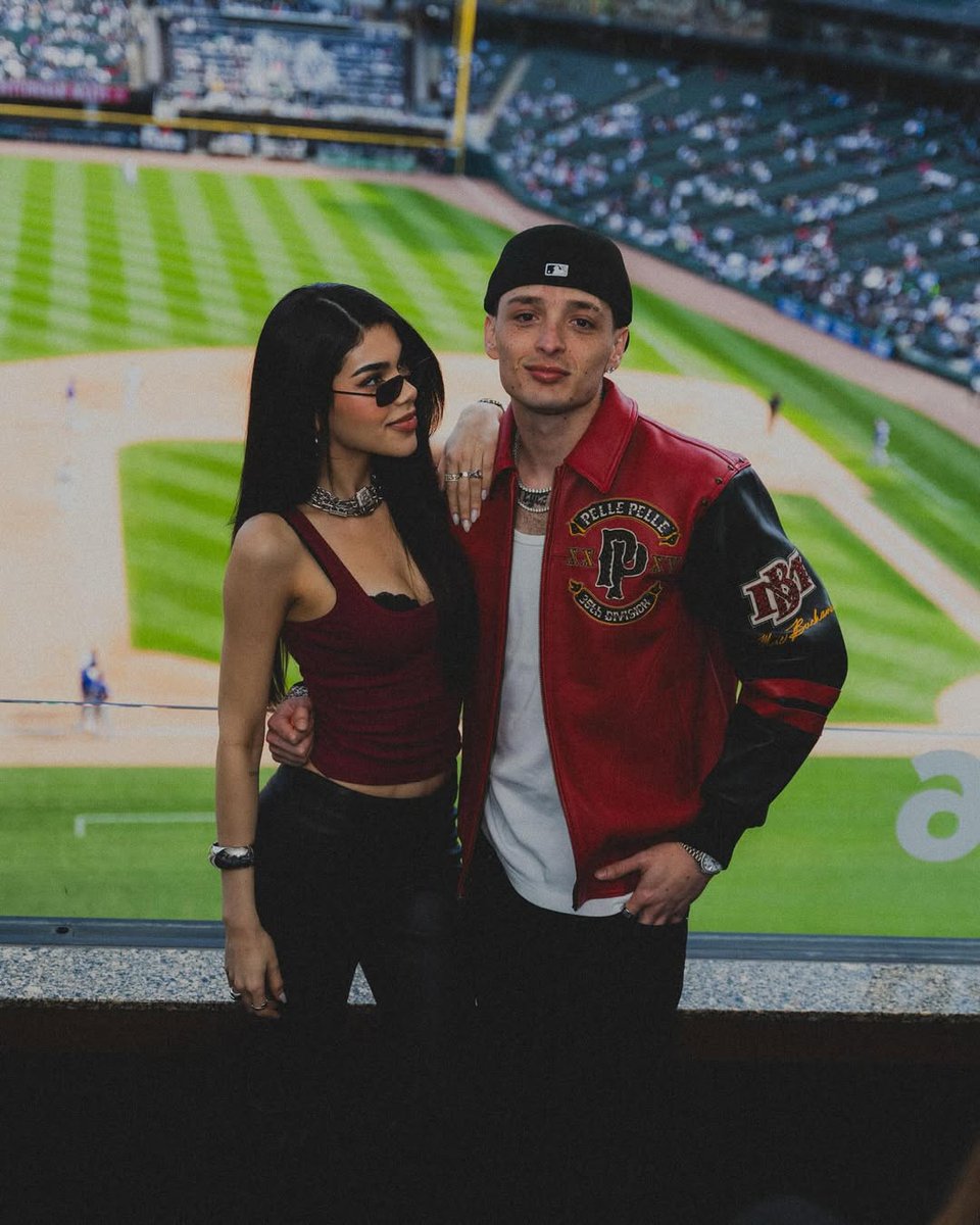 Kenia Os vía Instagram felicitando a su novio Peso Pluma por su cumpleaños:

"Happy birthday, love of my life ❤️"