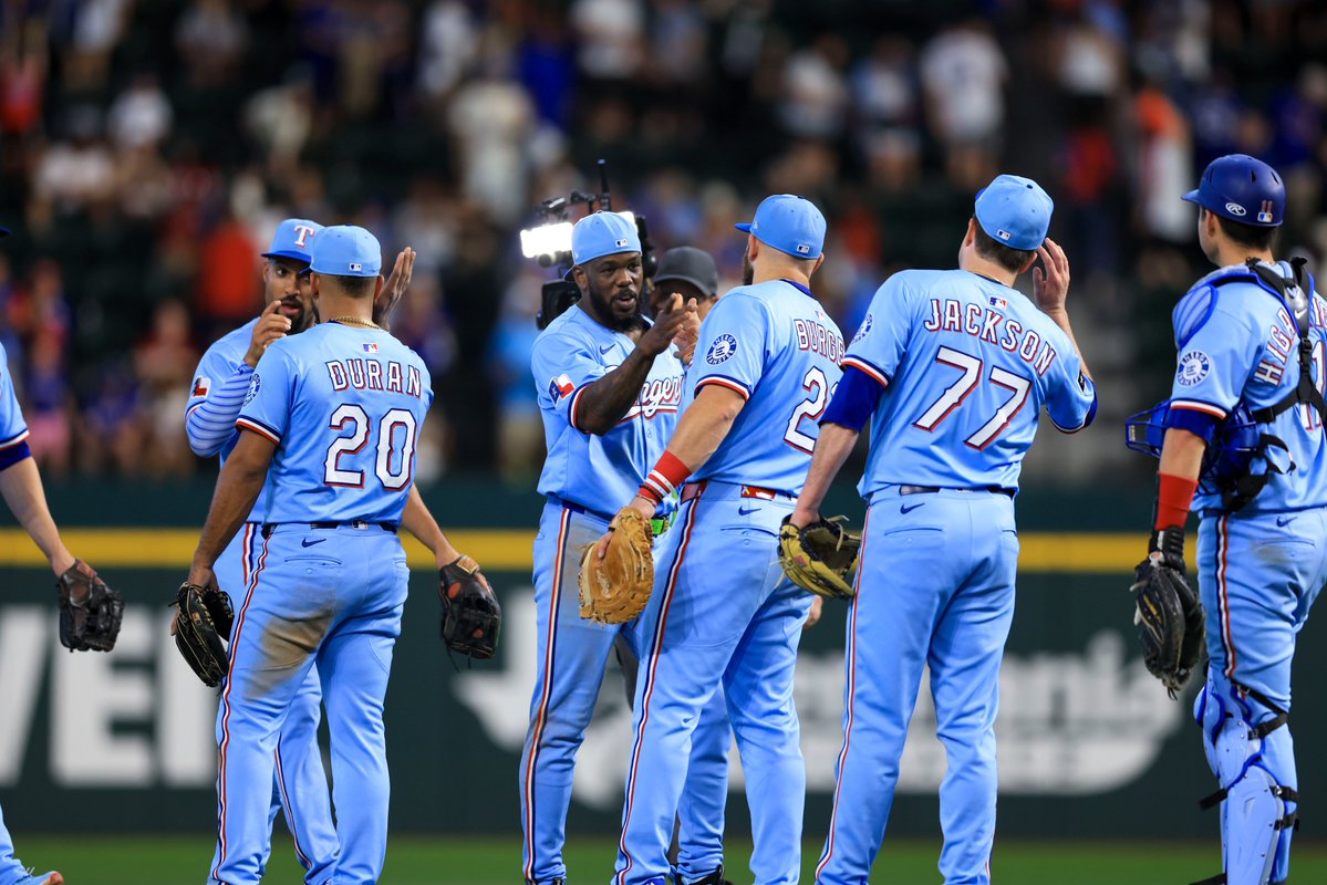Sweep ✔️ 
3 straight series wins ✔️ 
Wins in 7 of our last 8 ✔️ 

#AllForTX