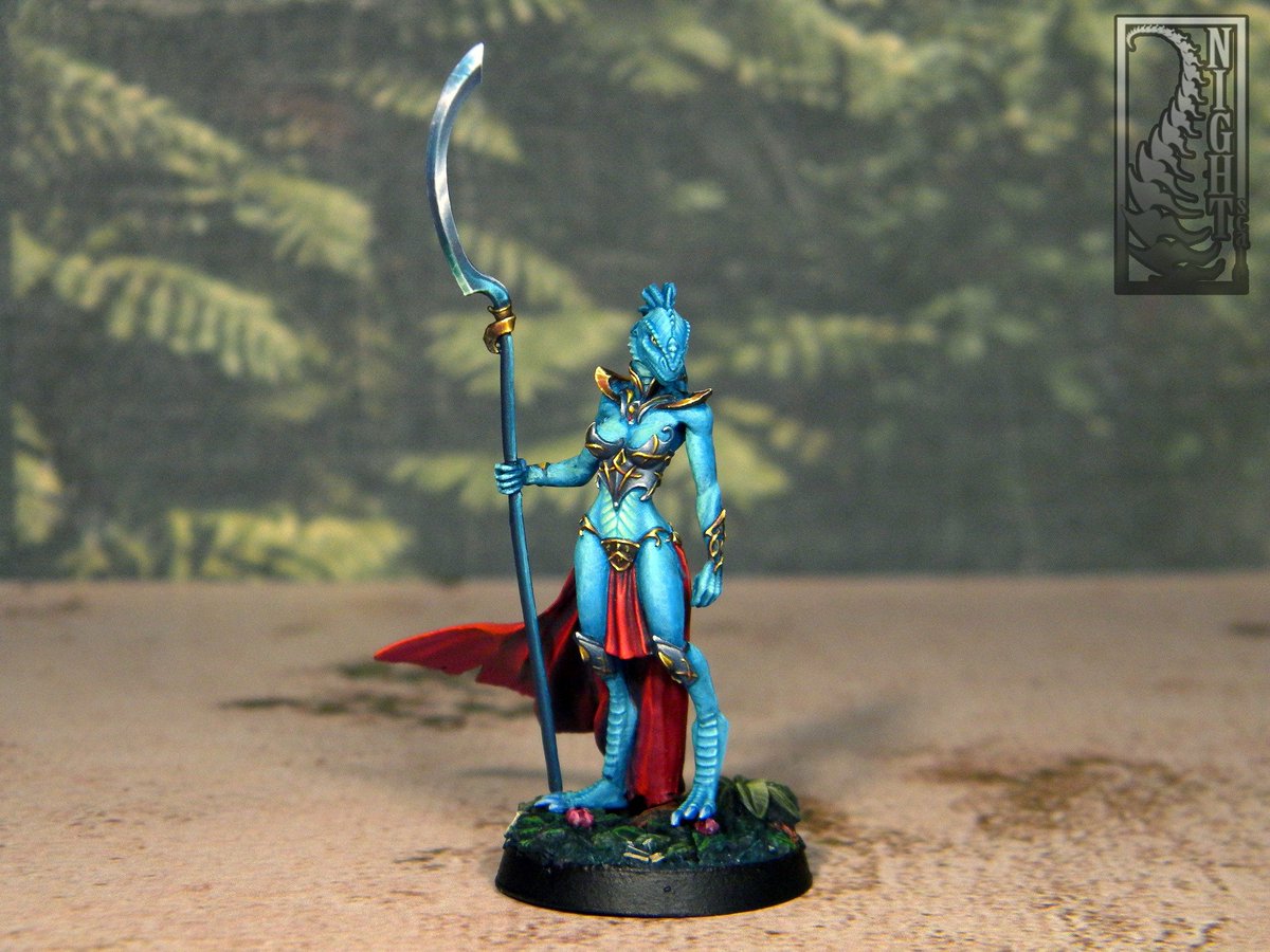 4 words and 4 images to describe your paint style:
Freehands, edge highlighting, glazing, NMM.