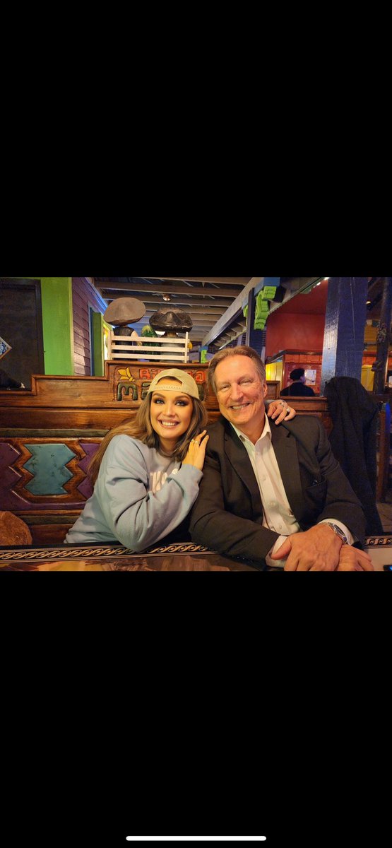 JenniferMlott's tweet image. Happy Fathers Day to my amazing Dad. Dad thank you for being the best dad a daughter could ask for. You always make me smile and make me laugh when I need it most. You always support me and my dreams and you’re always there for me. I love you so much Dad. Happy Father’s Day!
