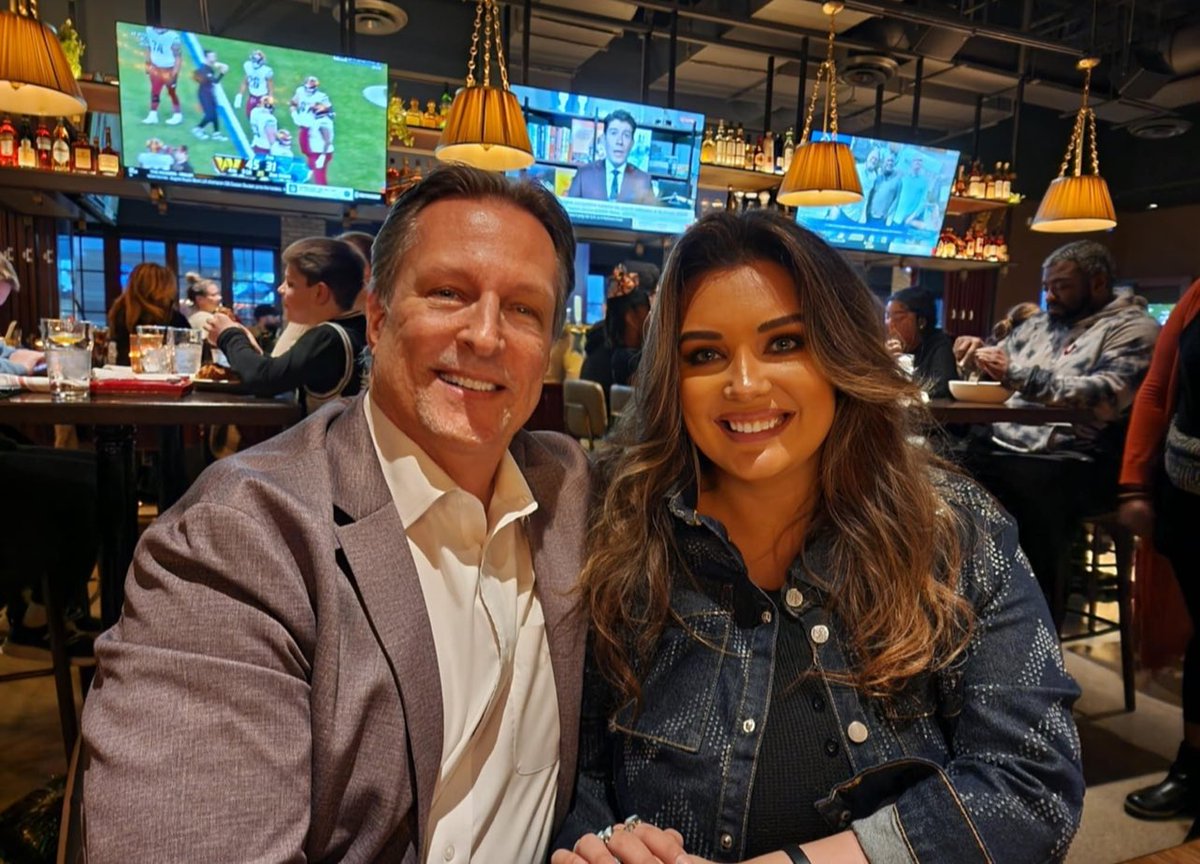 JenniferMlott's tweet image. Happy Fathers Day to my amazing Dad. Dad thank you for being the best dad a daughter could ask for. You always make me smile and make me laugh when I need it most. You always support me and my dreams and you’re always there for me. I love you so much Dad. Happy Father’s Day!