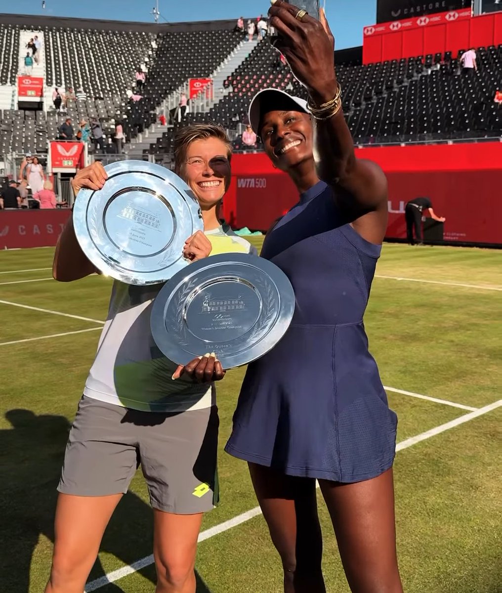 Not_Esportivas's tweet photo. WTA!
Parabéns as duplistas campeães, a americana @asiamuhammad (🇺🇲) e a holandesa Demi Schuurs (🇳🇱) que conquistaram o @WTA 500 de @QueensTennis, conquistando o segundo título no ano e na carreira juntas
#WTA #WTA500 #tennis #LTA #HSBCChampionships #AsiaMuhammad #DemiSchuurs https://t.co/z3sDyasEZL