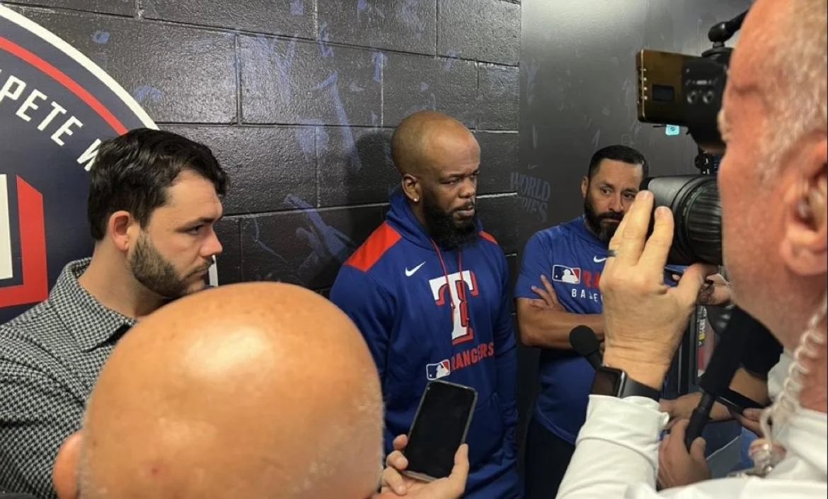 SISteeze's tweet photo. @hourly_shitpost Adolis Garcia @Rangers https://t.co/ZdWrZNjAO0