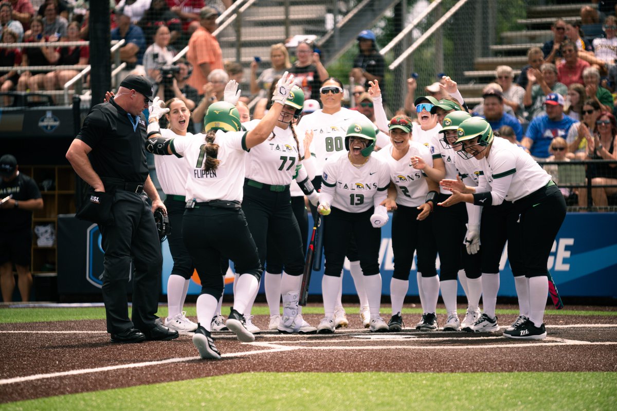 7️⃣ hits, 6️⃣ runs, 2️⃣ HR, 🔟 RBIs.

What a weekend for <a href="/hannahFlippen/">Hanns</a>.

#ProUtes